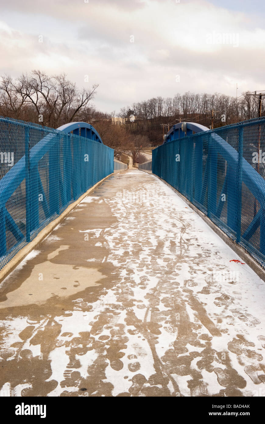 Arched covered footbridge hi-res stock photography and images - Alamy