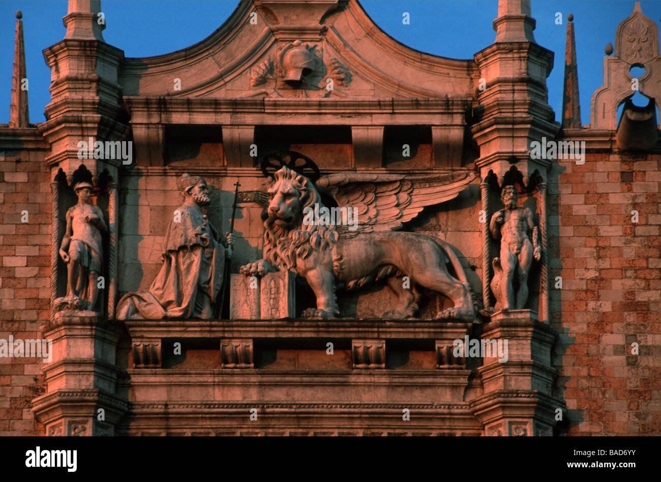 Italien Venedig Stadtteil San Marco Palazzo Ducale Dogenpalast Markuslöwe Stock Photo