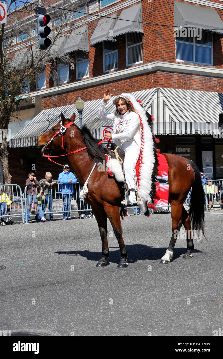 Native american on horse hi-res stock photography and images - Alamy
