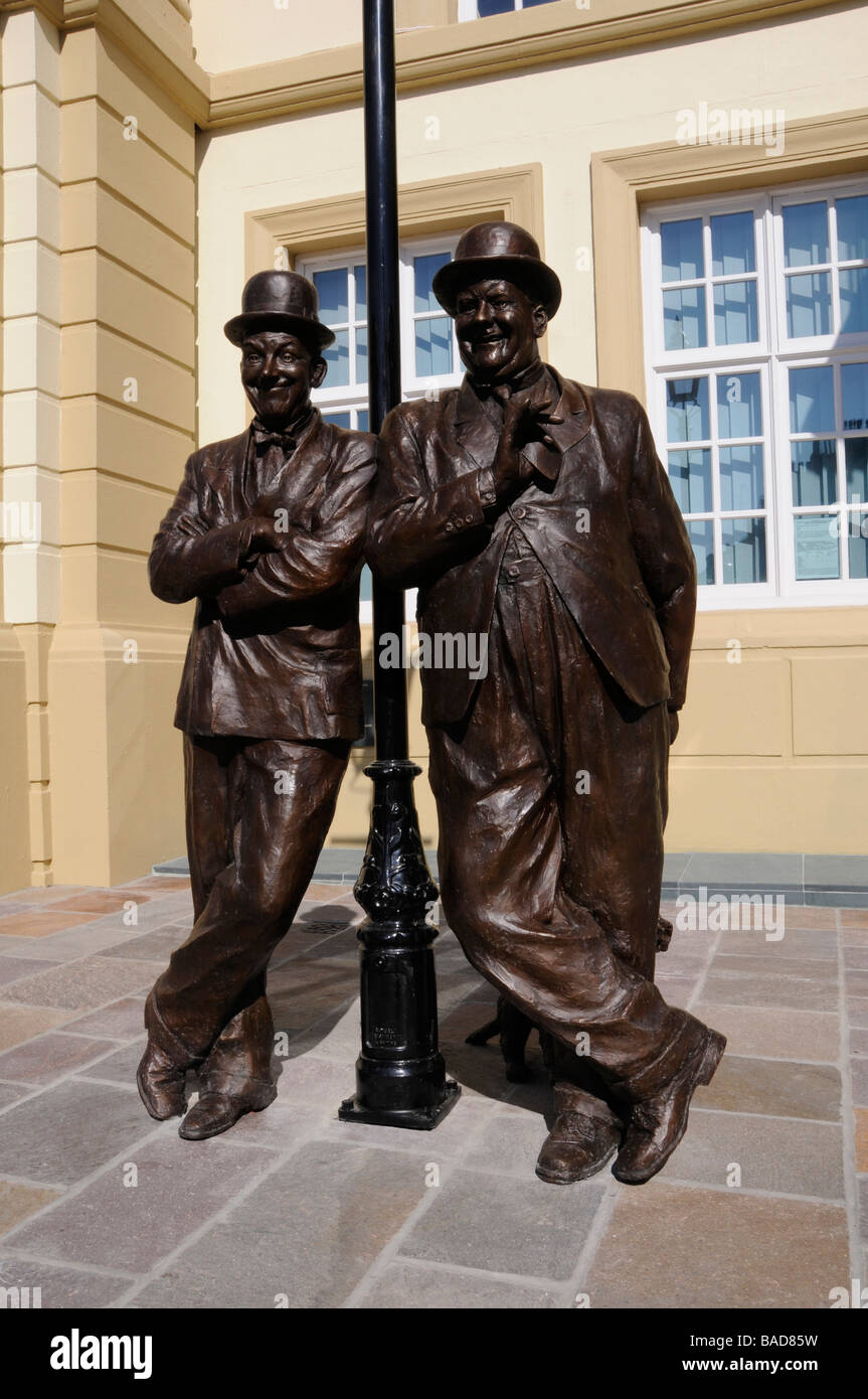 Laurel and Hardy Statue in Ulverston Stock Photo Alamy