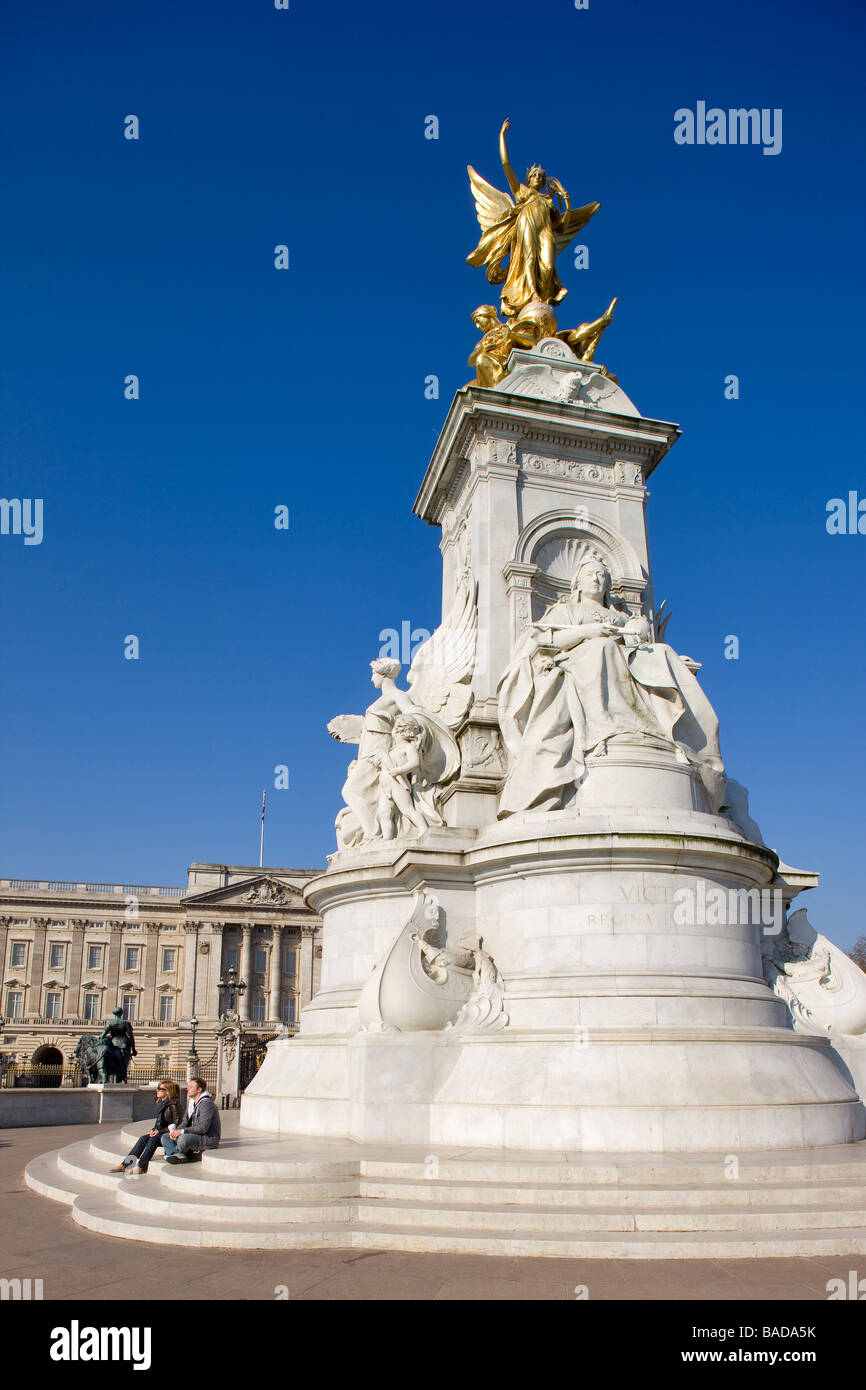 United Kingdom, London, Queen Victoria Memorial in front of Buckingham Palace Stock Photo