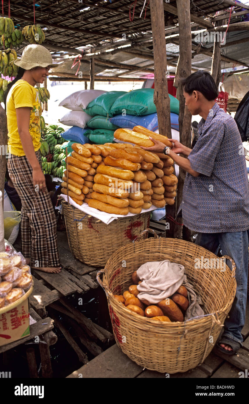 Cambodia, Kompong Chhnang province, Tonle Sap lake, Kompong Chhnang village, bread Stock Photo