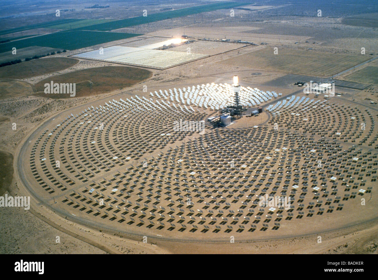 Solar One power electric plant generate station facility Barstow California  desert sun heat oil mirror reflect collect green Stock Photo - Alamy