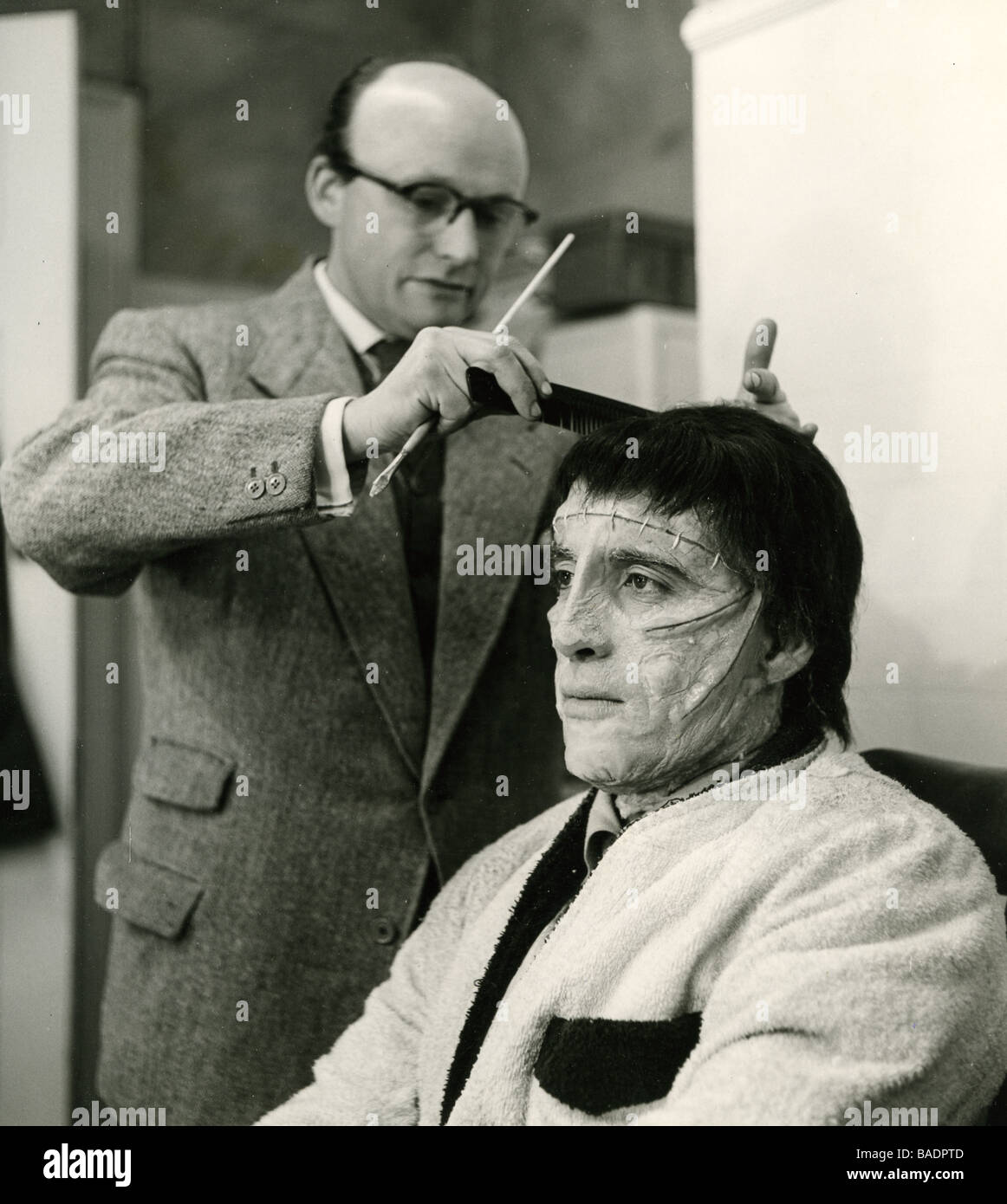Lee the curse of frankenstein hi-res stock photography and images - Alamy