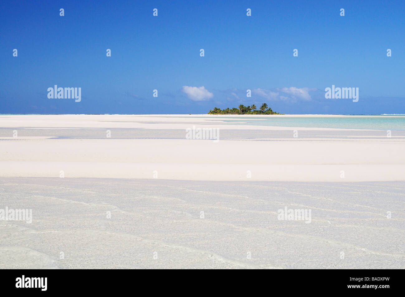 Island and Sandbars, Honeymoon Island, Aitutaki Lagoon, Aitutaki, Cook
