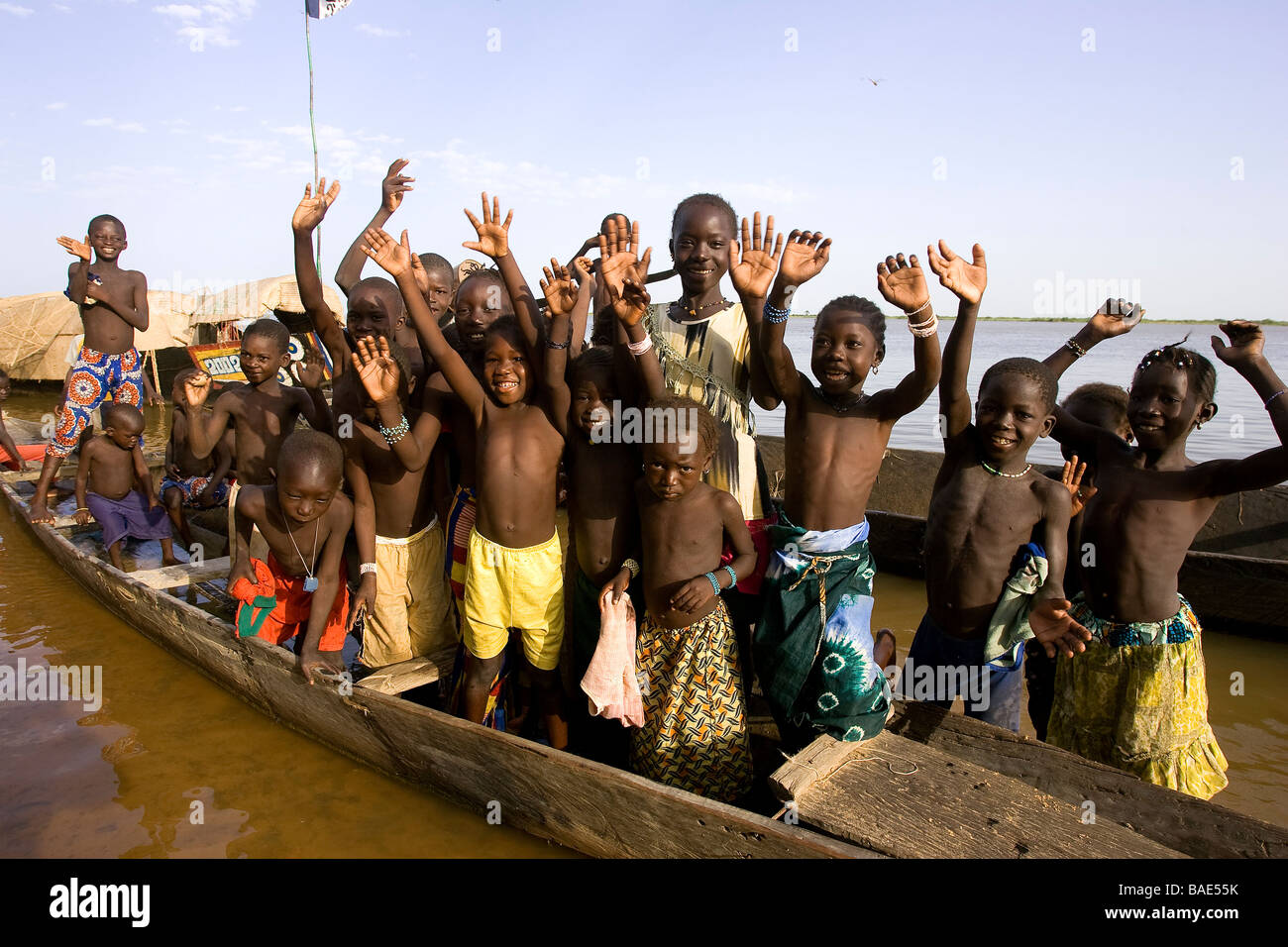 Mali, Niger River banks children Stock Photo - Alamy