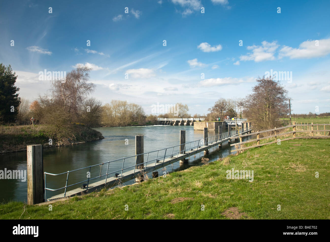 Day's Lock and Weir on the River Thames at Little Wittenham Oxfordshire Uk Stock Photo
