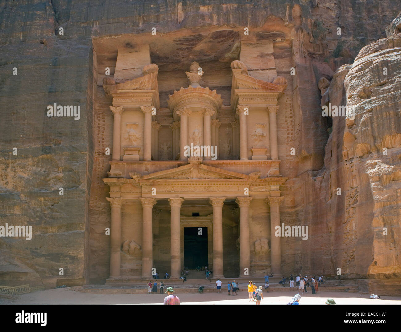 El Khazneh, The Treasury, the most famous building in the ancient city of Petra, Jordan Stock Photo