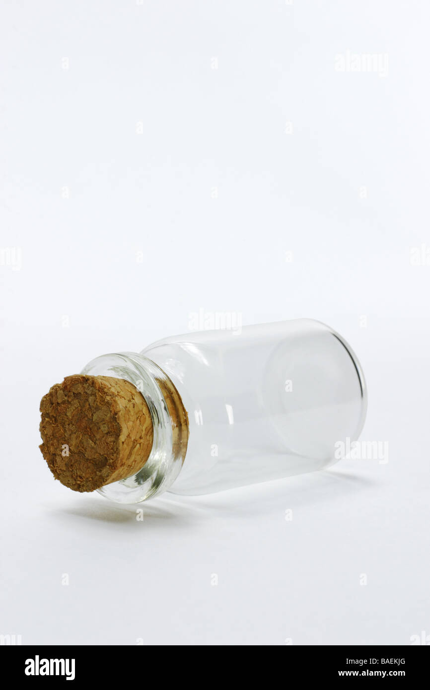 https://c8.alamy.com/comp/BAEKJG/empty-glass-bottle-on-seamless-white-background-with-copy-space-BAEKJG.jpg