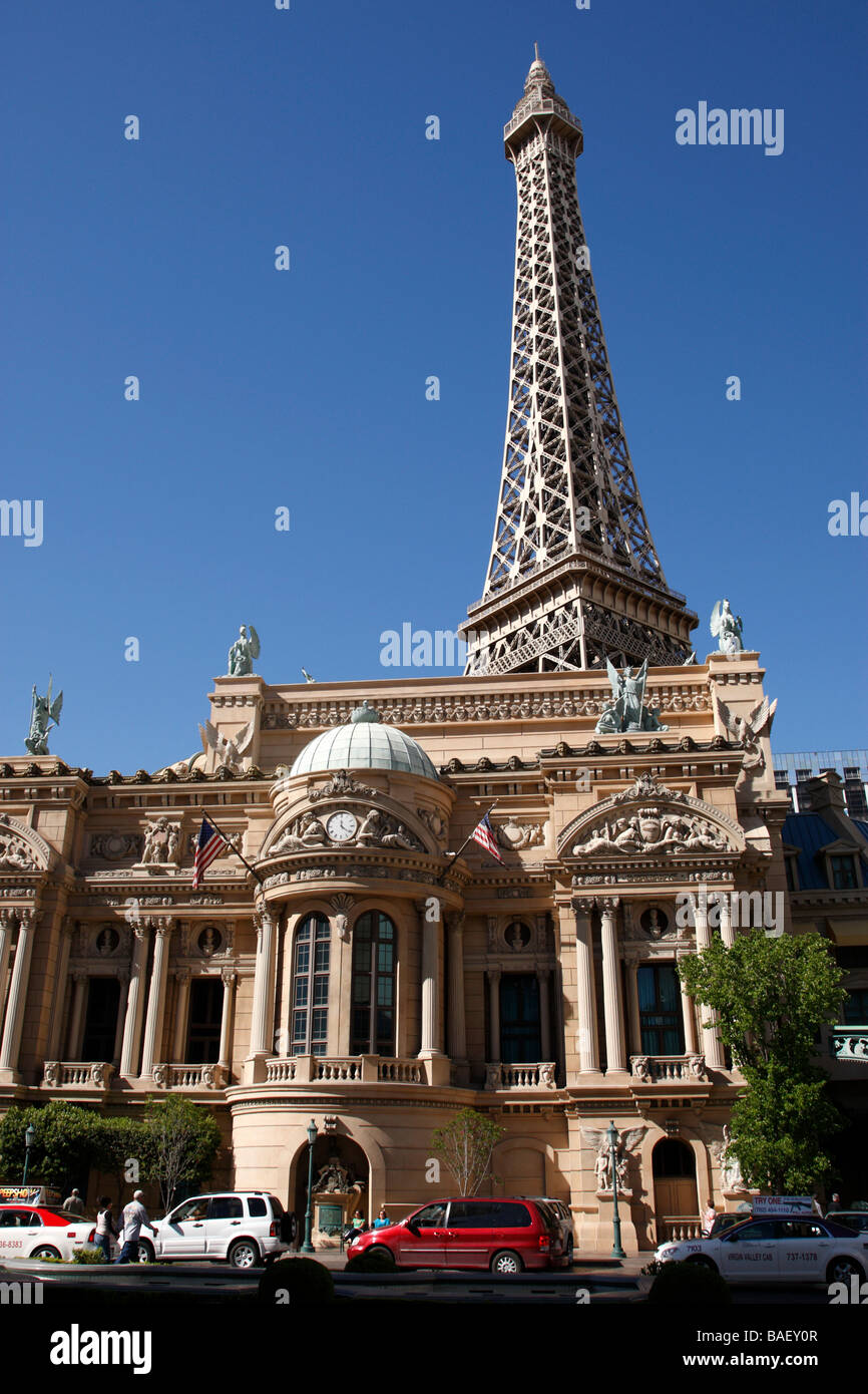 Paris on the strip in Las Vegas, Eiffel Tower Restaurant Stock Photo - Alamy