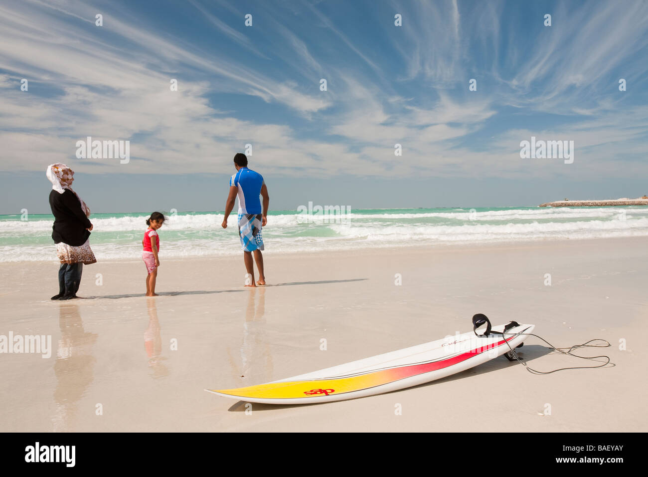 Dubai Beach Family Stock Photos & Dubai Beach Family Stock Images - Alamy