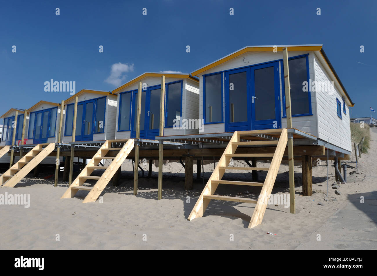 new-beachhouses-on-beach-wijk-hi-res-stock-photography-and-images-alamy