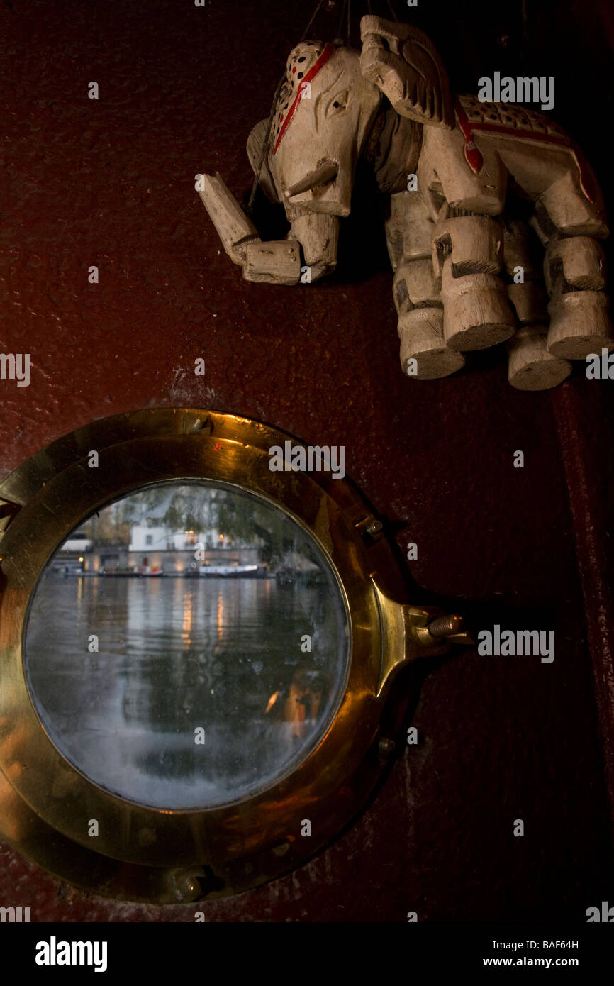 Puppet barge little venice hires stock photography and images Alamy