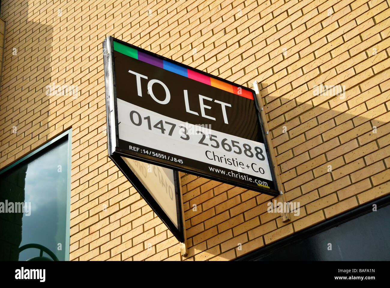 To let sign Stock Photo Alamy