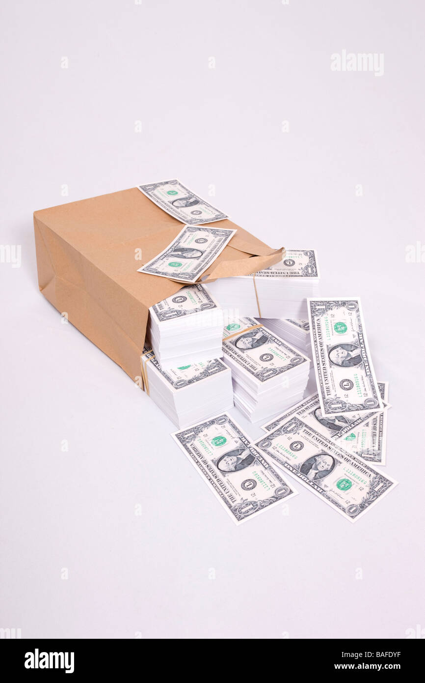 Full Black Duffel Bag of Hundred Dollar Bills Stock Photo - Alamy