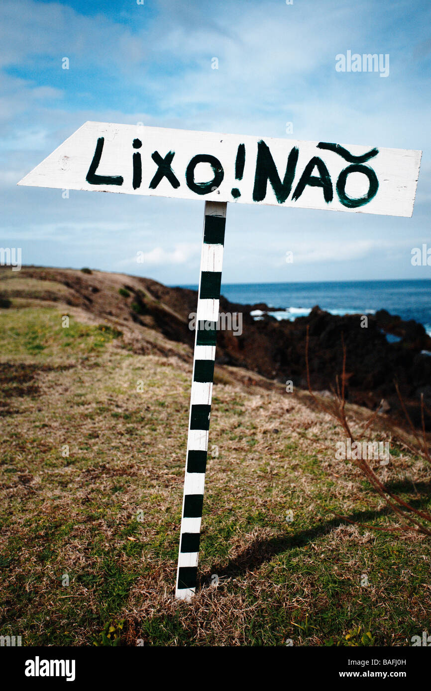 No garbage dumping sign, written in Portuguese Stock Photo