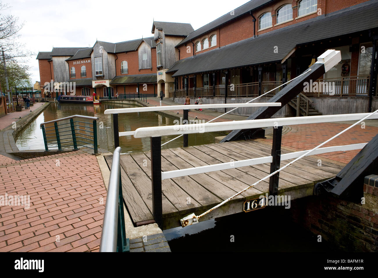 A manually wound lift bridge on the Oxford canal in the town of Banbury Stock Photo