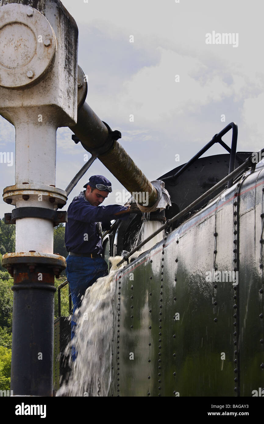 Steam train filling water hires stock photography and images Alamy