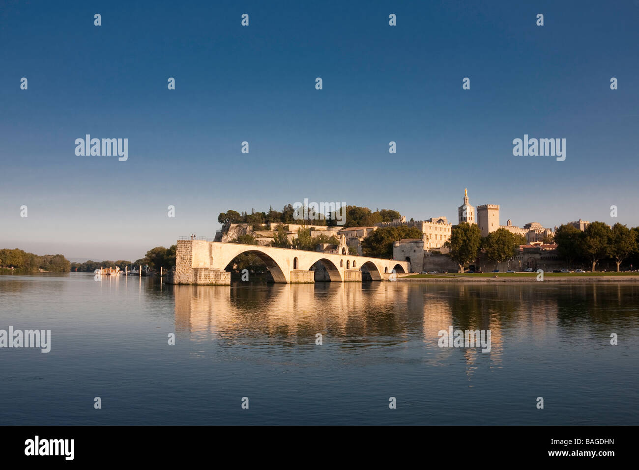 Popes Bridge Hi res Stock Photography And Images Alamy