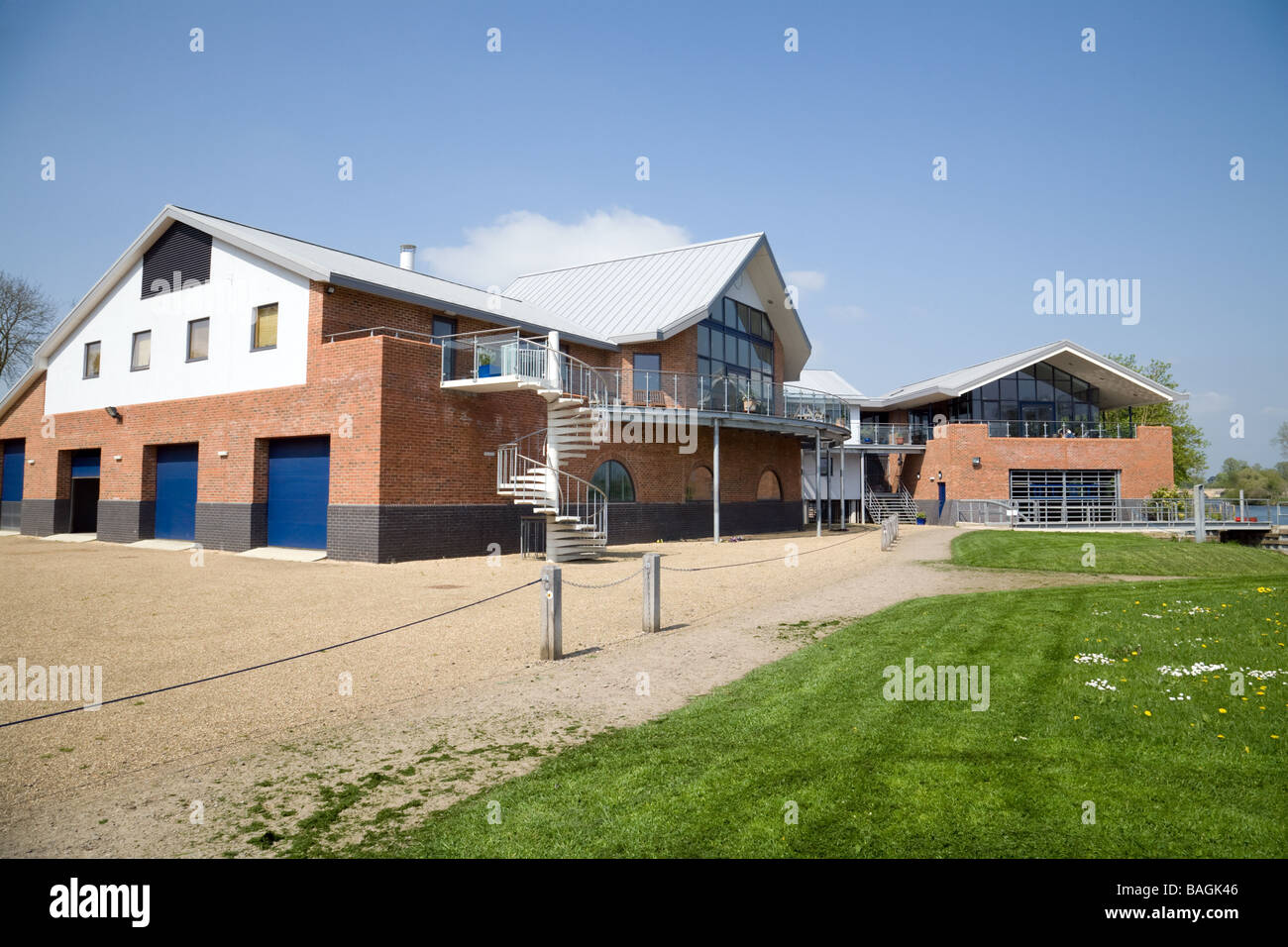 The new Oxford University boathouse on the Thames at Wallingford, Oxfordshire, UK Stock Photo
