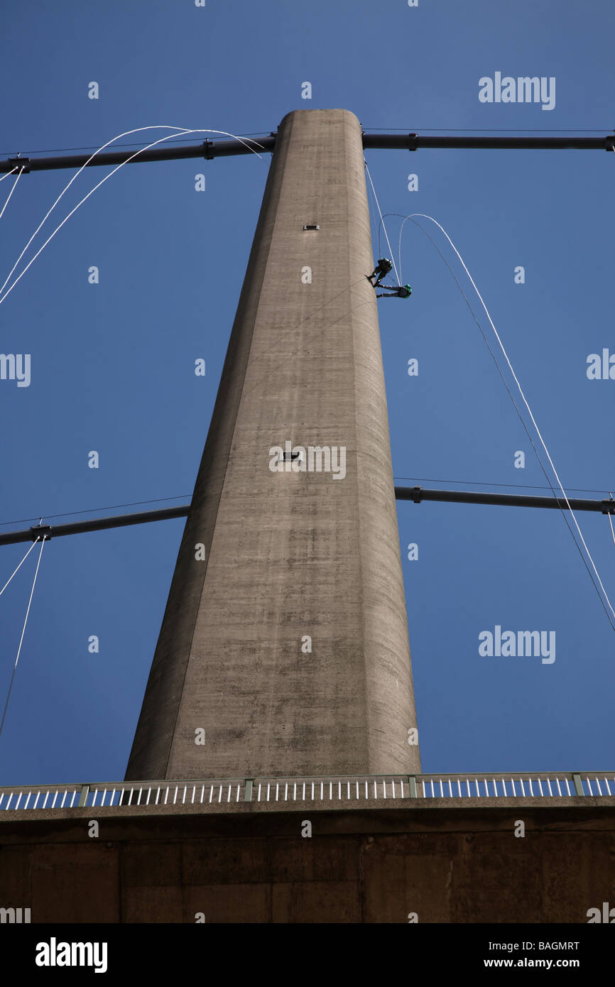 Rappel tower hi-res stock photography and images - Alamy