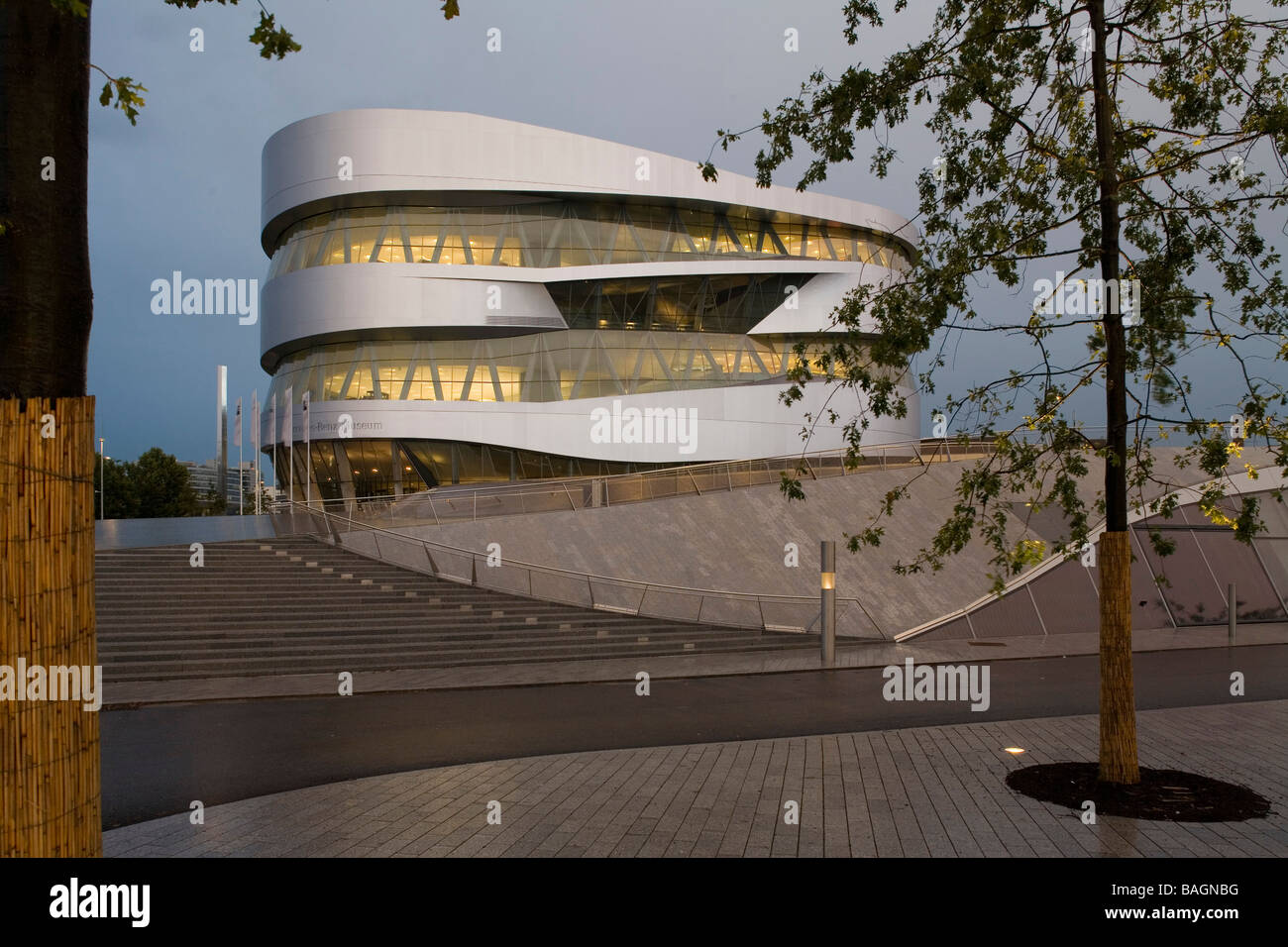 Mercedes Museum, Stuttgart, Germany, Un Studio (Ben Van Berkel and Caroline Bos), Mercedes museum twilight of the west elevation Stock Photo