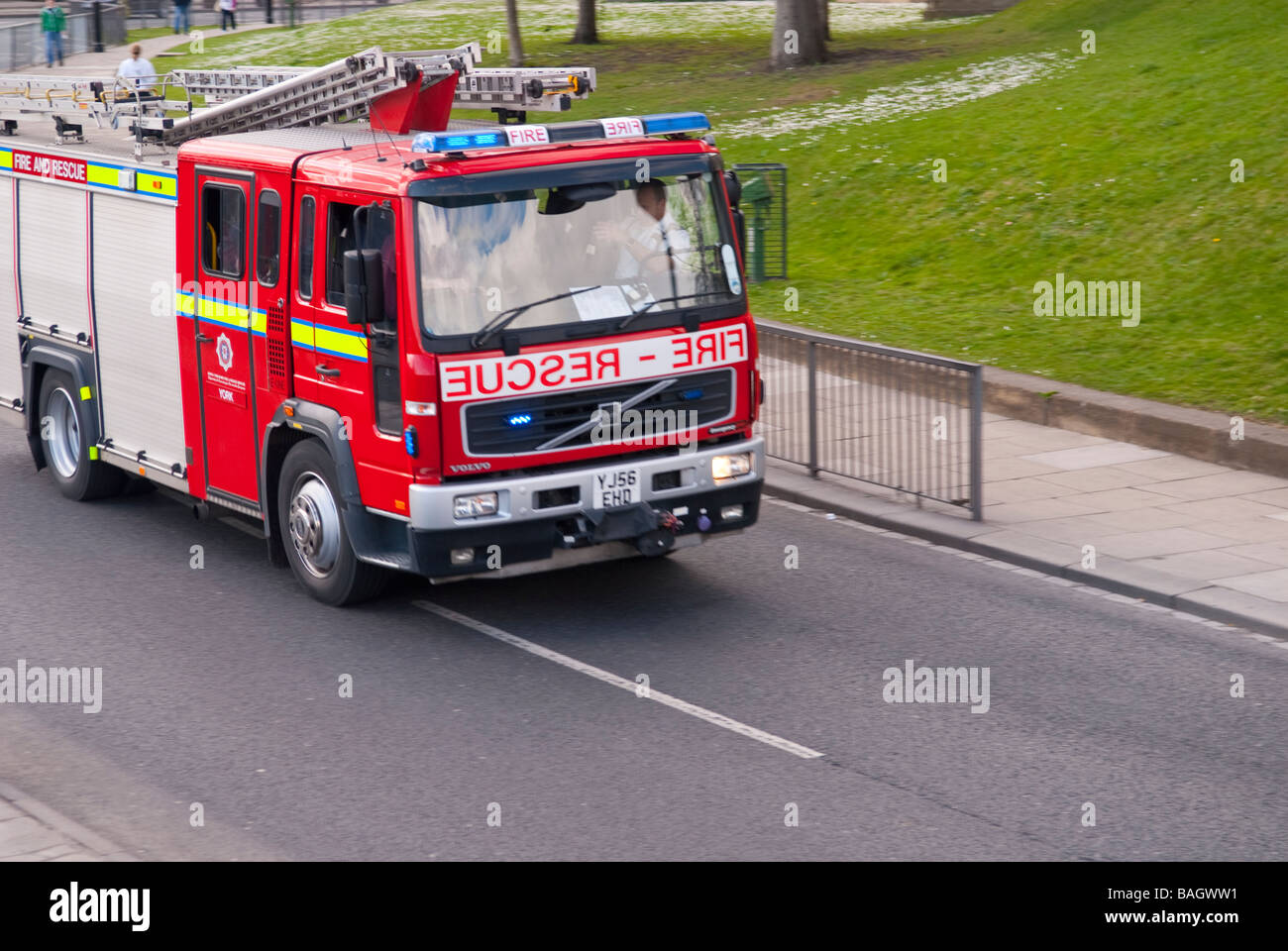 Fire engine on a shout hi-res stock photography and images - Alamy