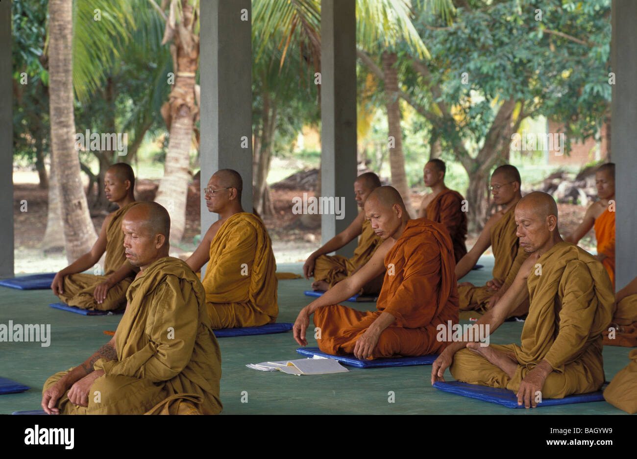 Thailand, Surat Thani province, Chaiya, forest monastery of Wat Suanmok, buddhist monks in meditation Stock Photo