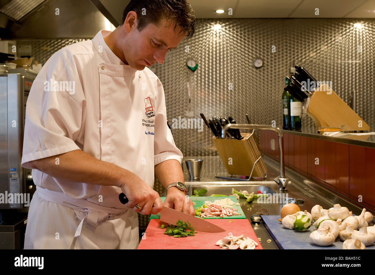 Netherlands, Friesland Province, Harlingen, kitchen Gastronoom restaurant, the chef Marco Poldervaart at work Stock Photo