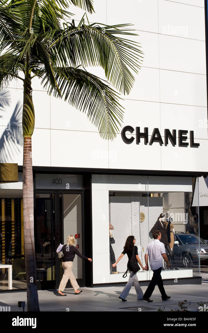 United States, California, Los Angeles, Beverly Hills, Rodeo Drive, couple  in front of Chanel store Stock Photo - Alamy