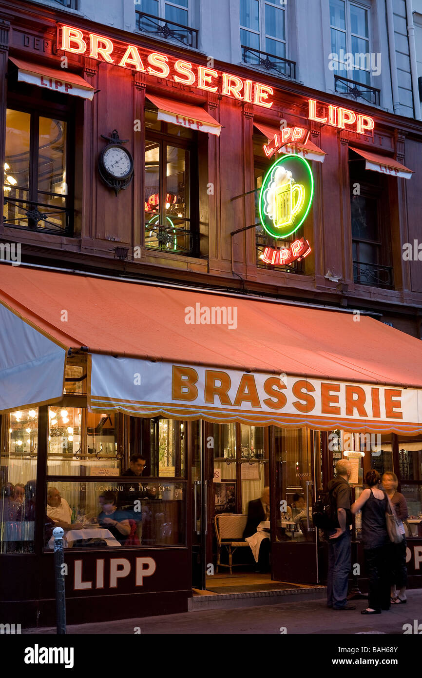 France, Paris, Saint Germain des Pres District, the Brasserie Lipp ...