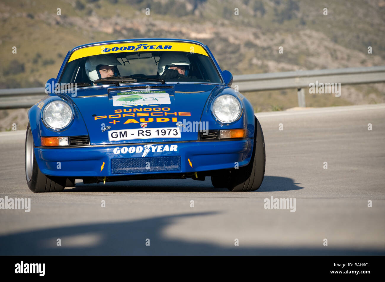 Blue 1973 Porsche RSR classic sports car racing in the Mallorca classic