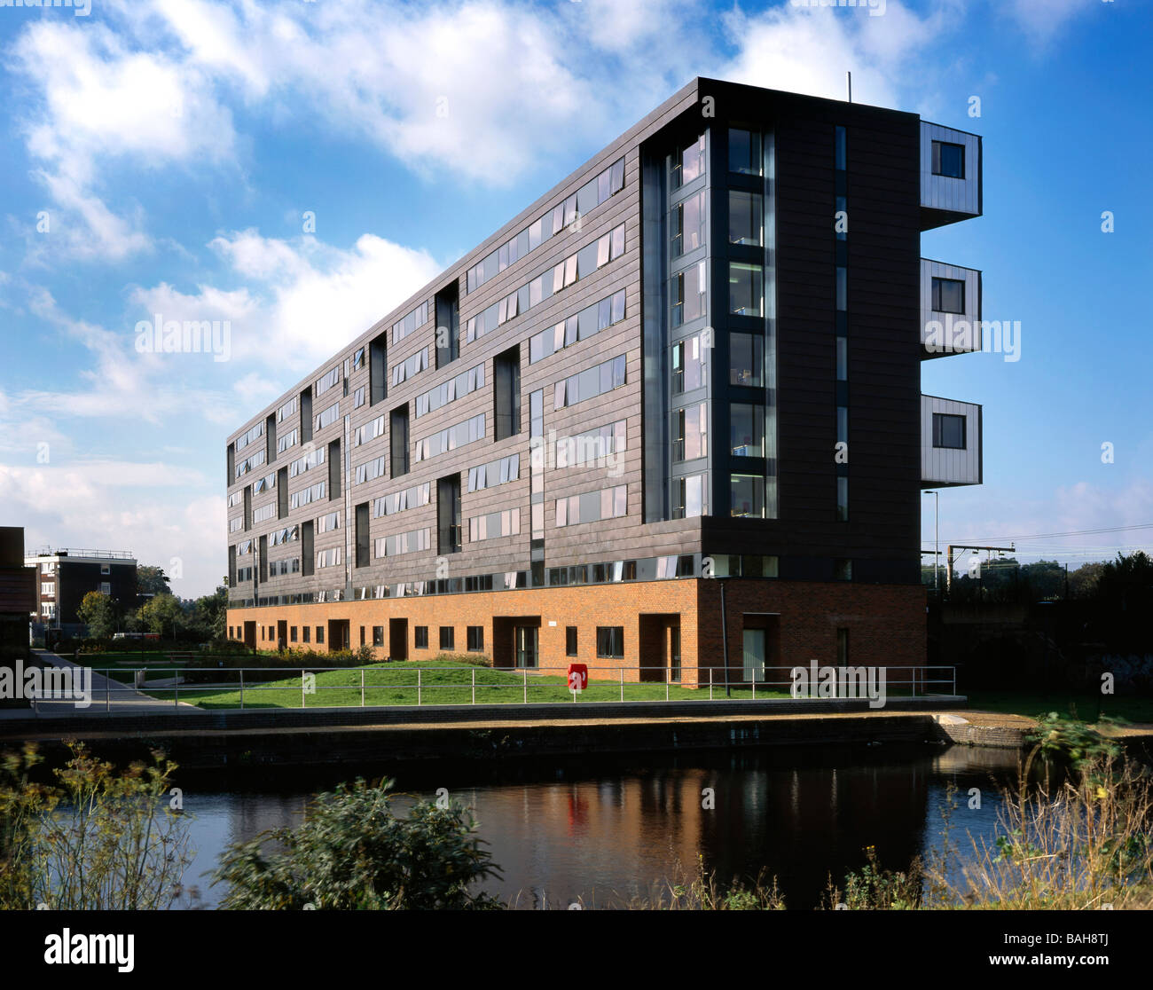 westfield-student-village-queen-mary-university-of-london-london-united-kingdom-feilden-clegg
