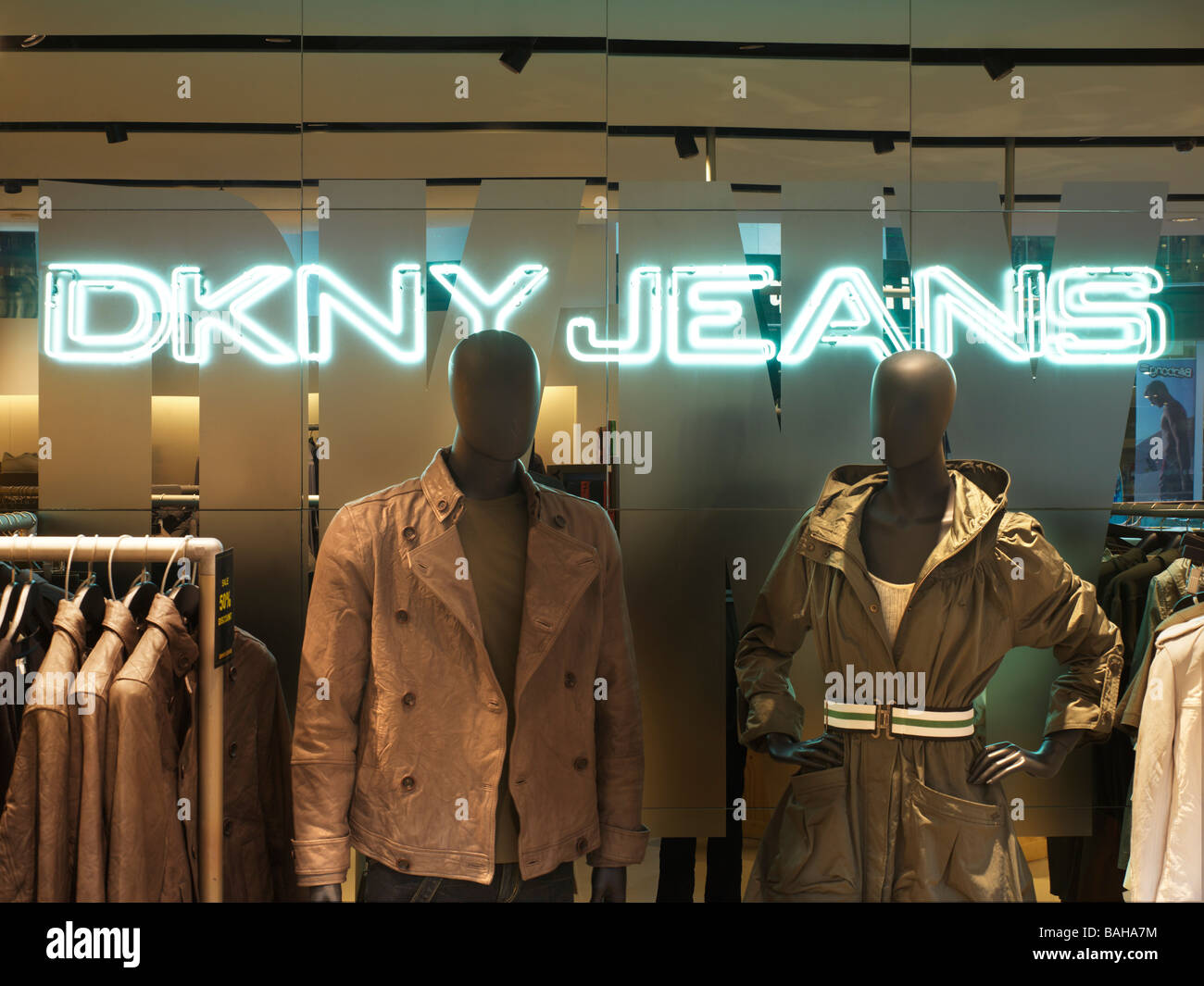 Dkny store hi-res stock photography and images - Alamy