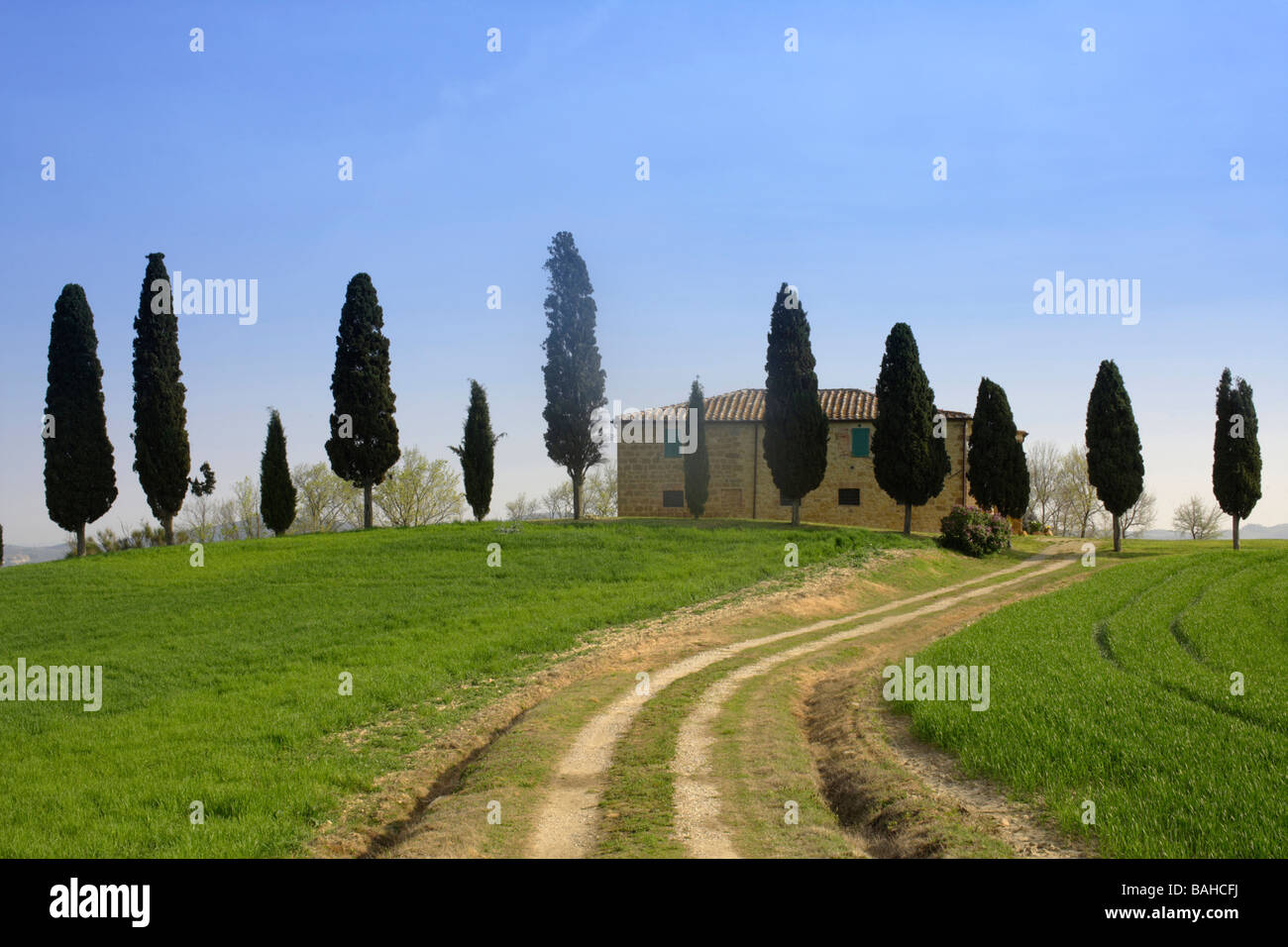 Tuscany landscape house italy hi-res stock photography and images - Alamy