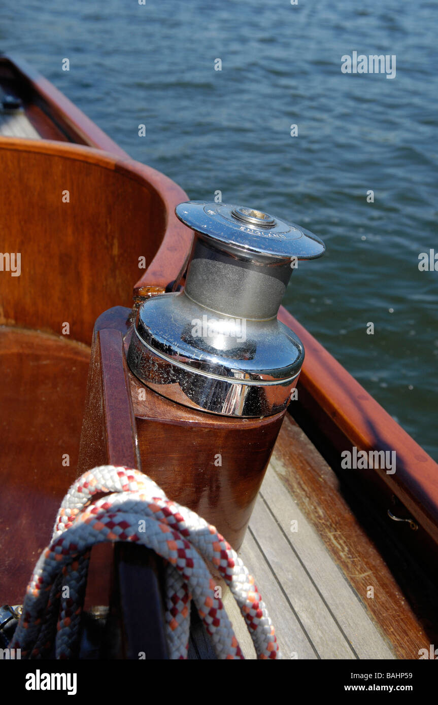Ships winch hires stock photography and images Alamy