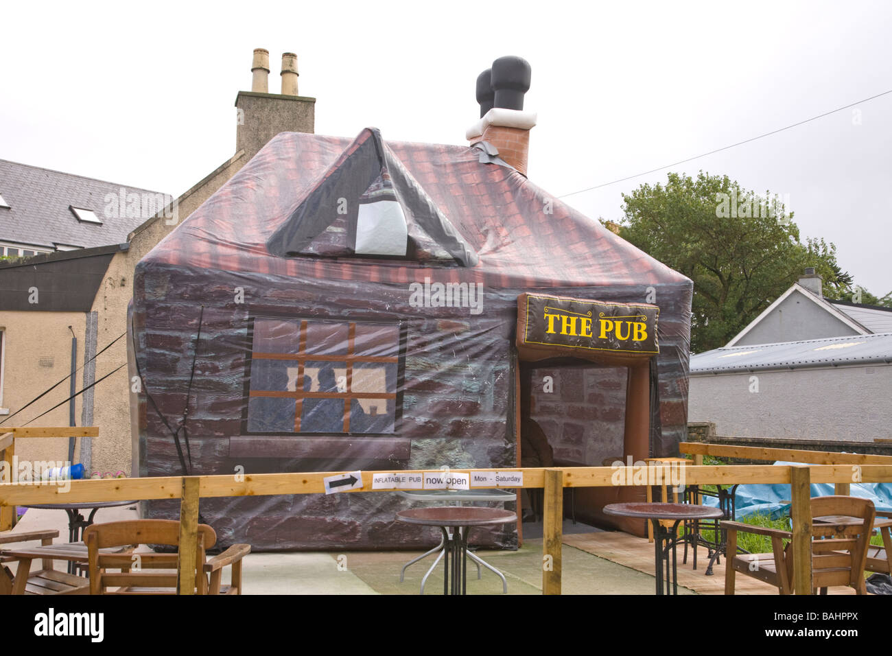 Tarbert Isle of Harris Outer Hebrides Scotland Temporary inflatable pub whilst hotel being refurbished Stock Photo