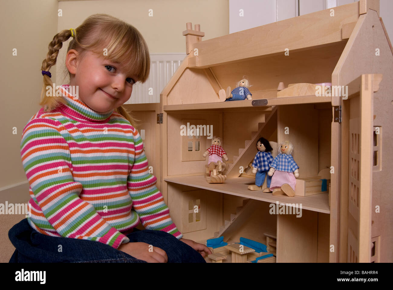 Doll House Stock Illustration - Download Image Now - Dollhouse