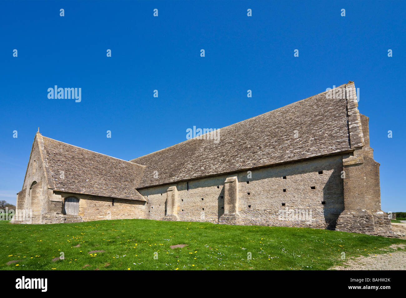 Great Coxwell 14th century medieval tithe or monastic grange storage barn near Faringdon Oxfordshire England UK JMH3783 Stock Photo