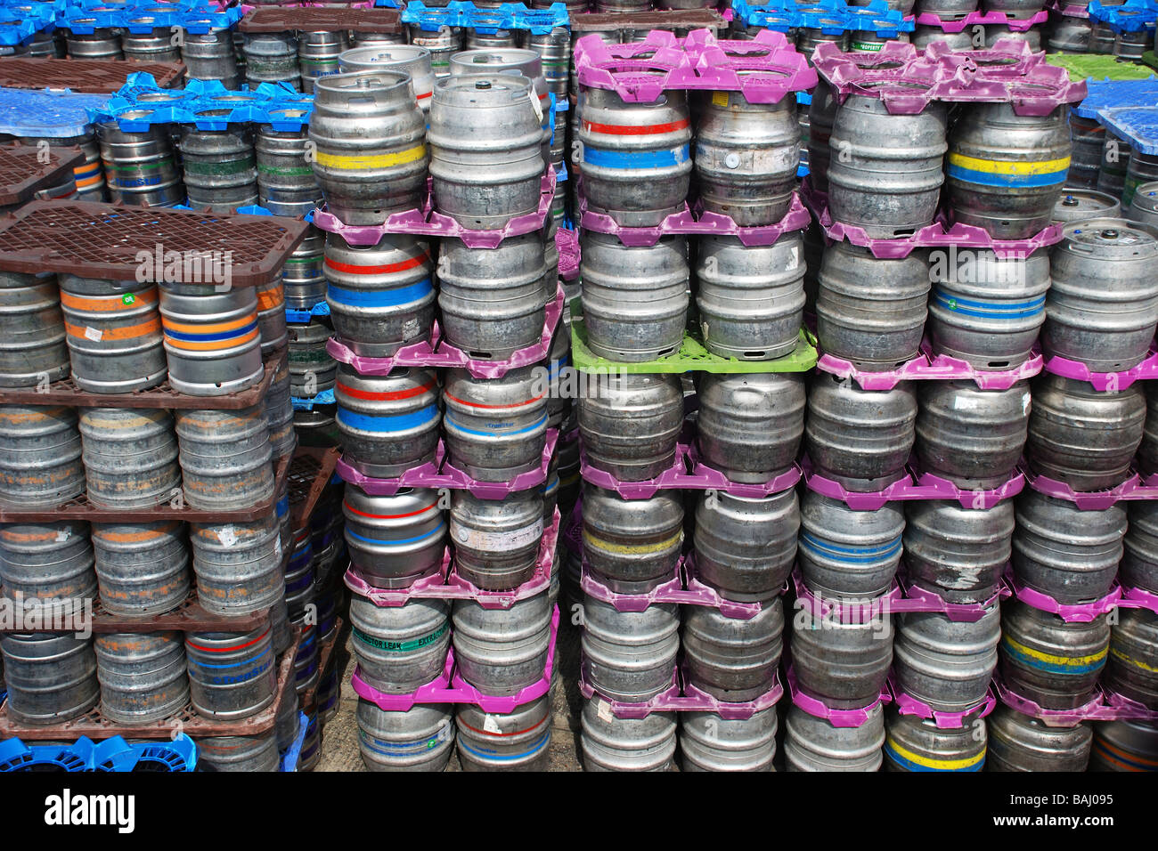 Beer Pallets Stock Photos & Beer Pallets Stock Images Alamy