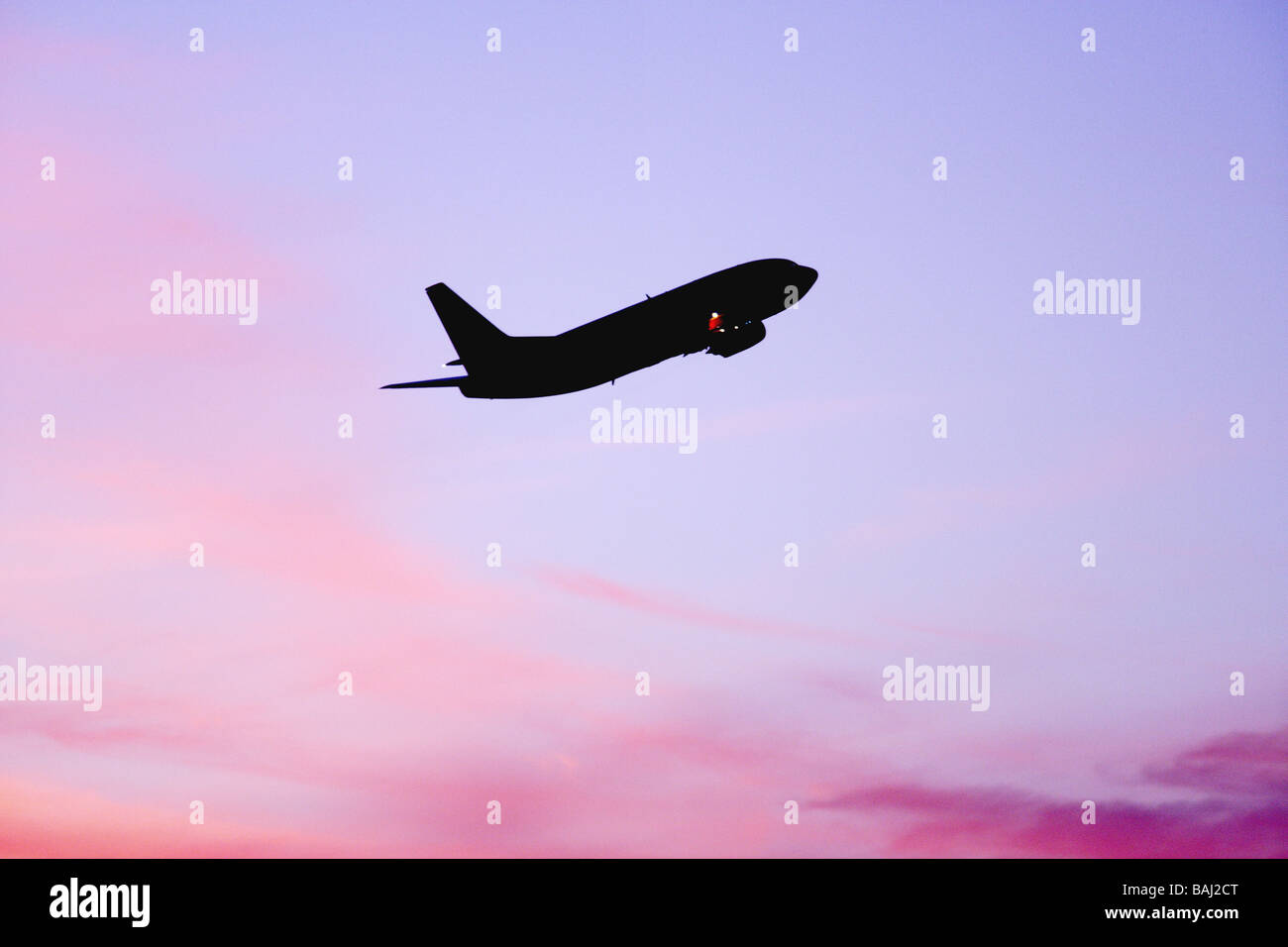 Commercial Aviation, Aircraft in flight Stock Photo Alamy