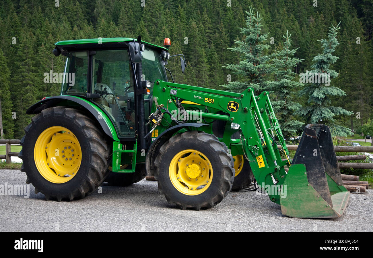 Green John Deere Tractor/Excavator Stock Photo - Alamy