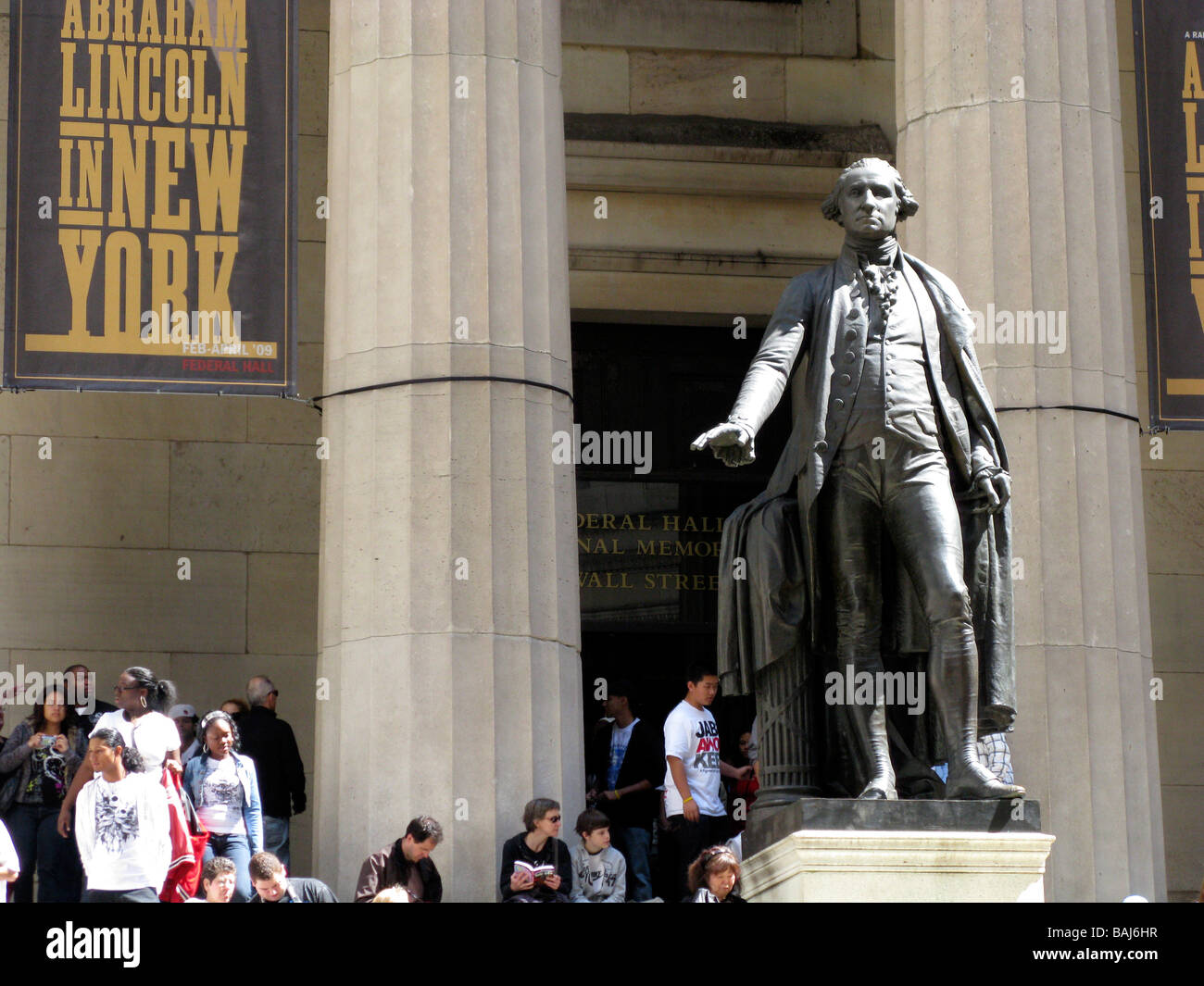 GEORGE WASHINGTON statue outside FEDERAL HALL USA NEW YORK New York ...