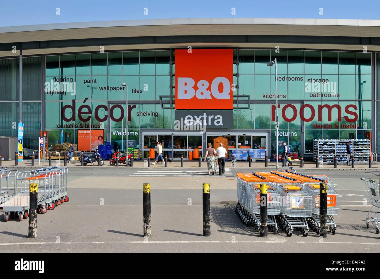 B&Q Extra DIY store front at Greenwich retail park Stock Photo Alamy
