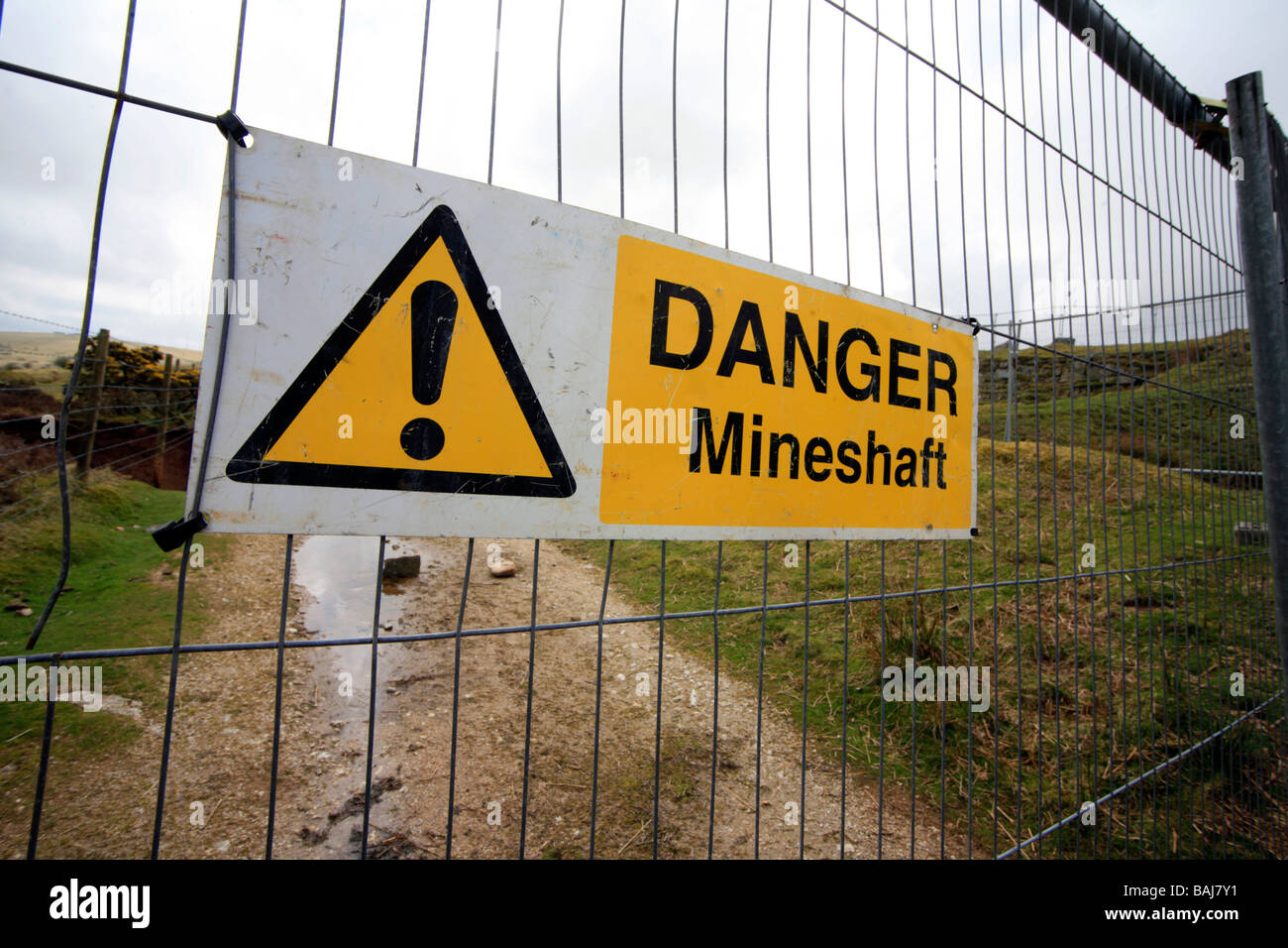 Mine shaft collapse hi-res stock photography and images - Alamy