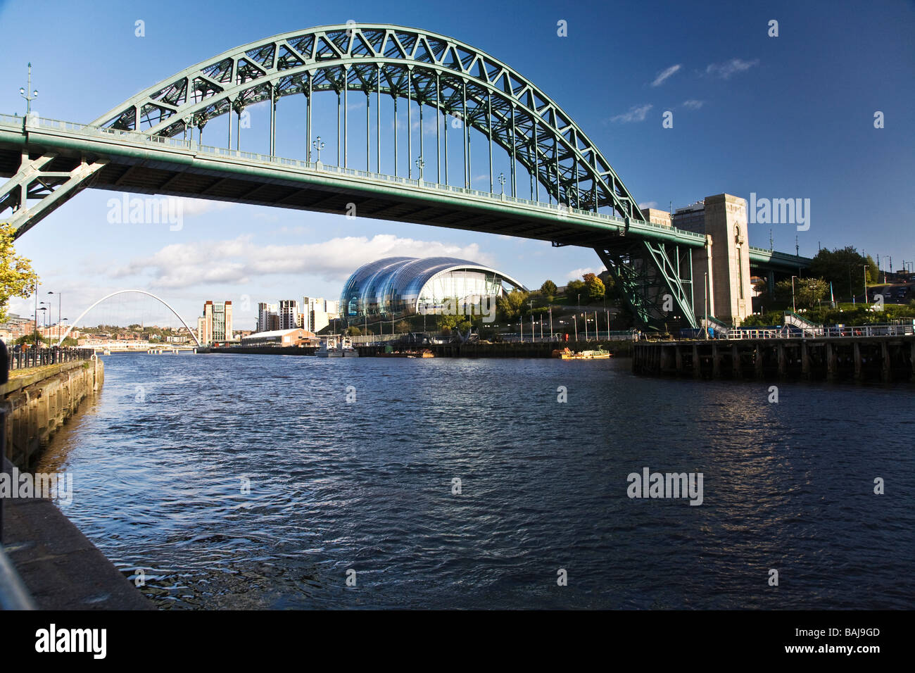 River Tyne with view of SAGE concert hall Gateshead Stock Photo