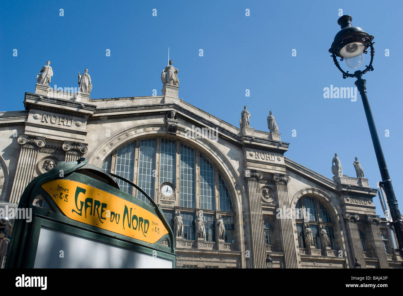 Gare du Nord, North Railway Station of Paris (Paris, France) and entrance  of the metro (subway, underground Stock Photo - Alamy