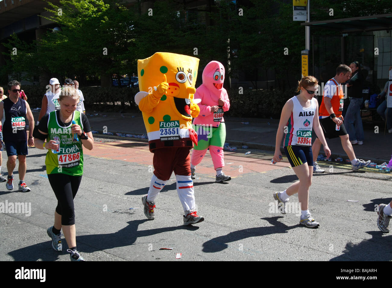 London marathon runners 26 04 09 Stock Photo