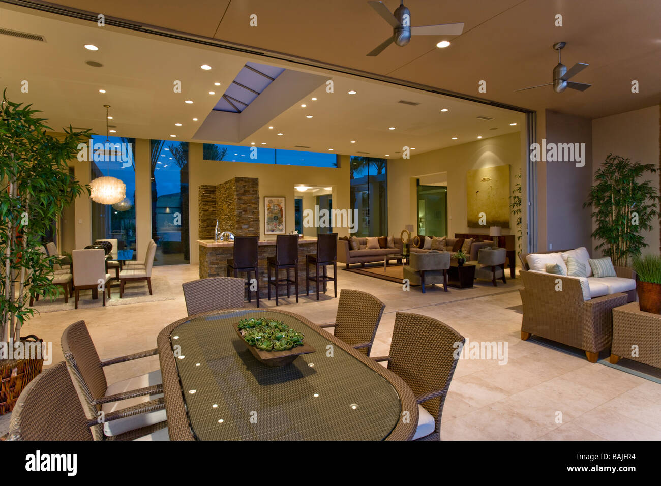 Modern house hi-res stock photography and images - Alamy