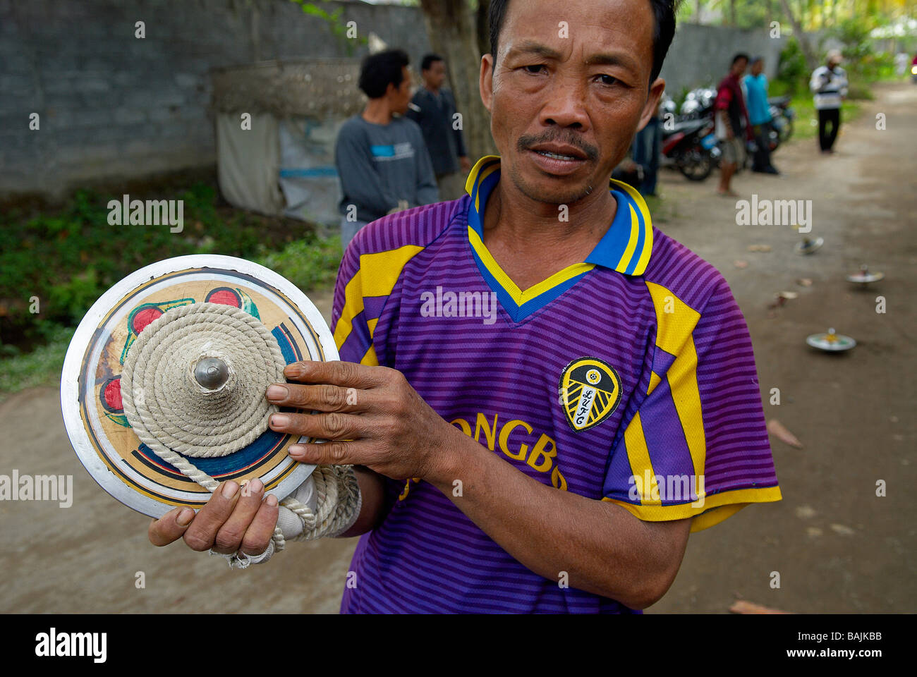 Indonesia, Lombok, Spinning top competition Stock Photo Alamy